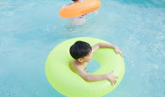 Industry News-Expansion Toys Co.,Ltd-How to quickly inflate the swimming ring